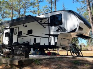 Read more about the article Buy The Perfect Fifth Wheel A Guide To Floor Plan Options